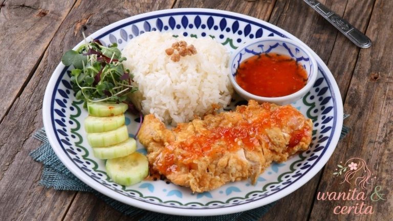 makanan lengkap orang dengan nasi, lauk dan sayur.